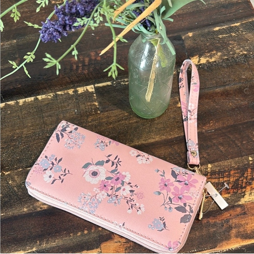 Clutch Wristlet Pink and White Floral Pattern with Zipper Closure NWOT - Picture 5 of 7